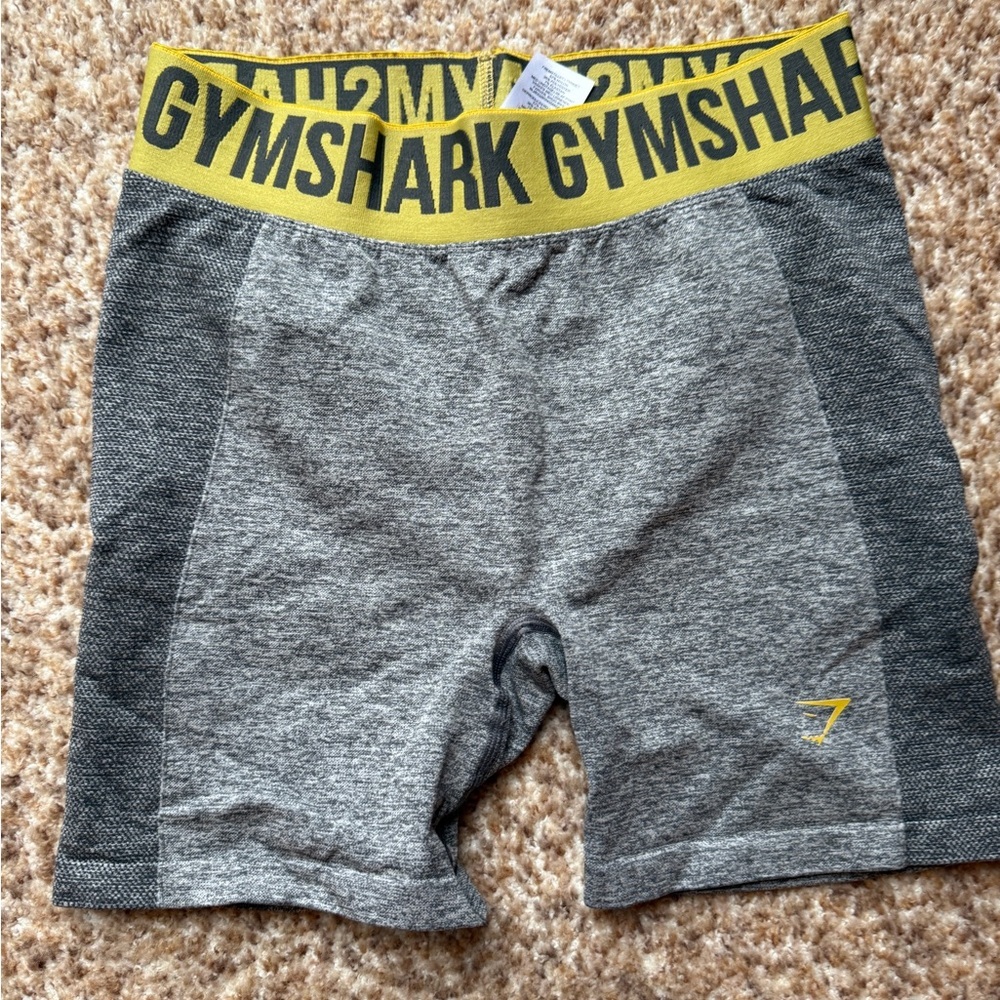 Gymshark flex seamless Shorts in Gray and Yellow size medium